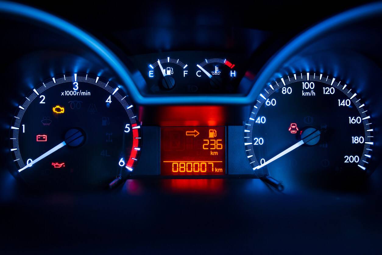 Kas ir odometrs un kā uzzināt odometra patiesos rādītājus?