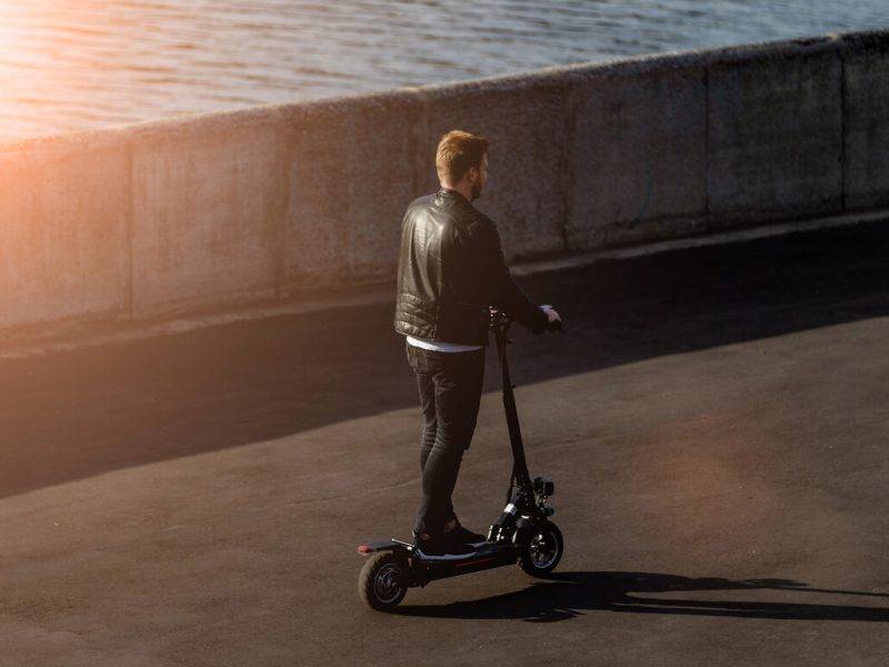 Elektroskūteri – kas jāņem vērā, piedaloties satiksmē?